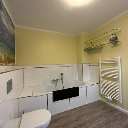 Am Kleinen Muehlenteich - Zentrale Ruhige Lage Mit Parkplatz Und Fahrraedern Apartment Flensburg Exterior photo