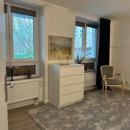 Am Kleinen Muehlenteich - Zentrale Ruhige Lage Mit Parkplatz Und Fahrraedern Apartment Flensburg Exterior photo